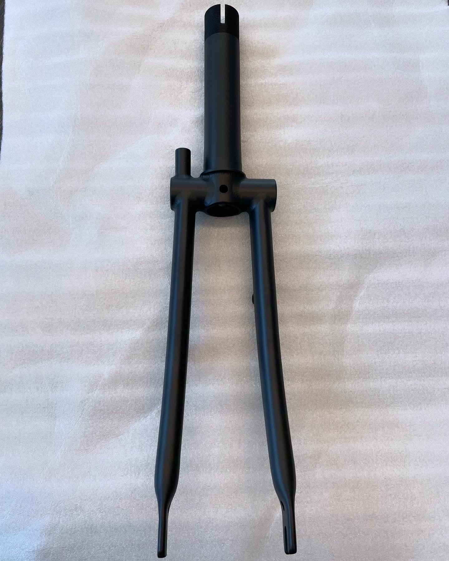 Titanium fork and rear triangle set inclusive of installation