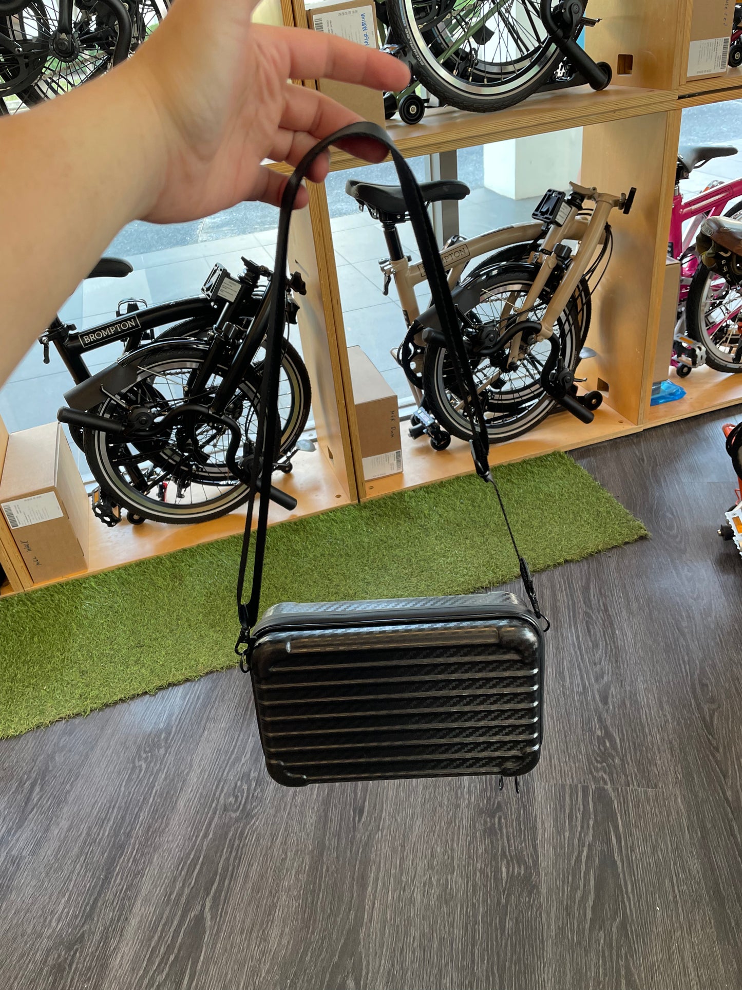 TRIGO front mini luggage Carbon design