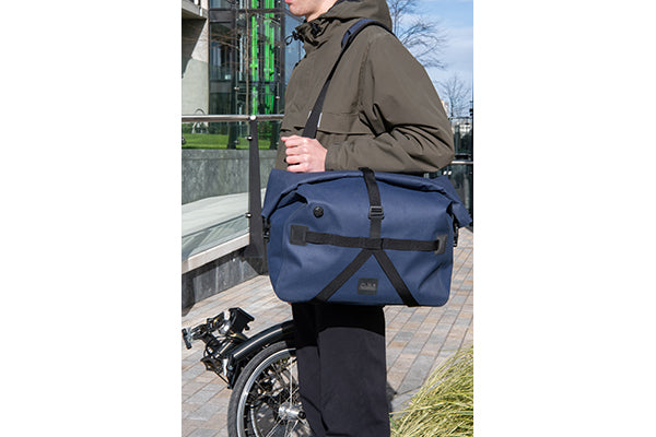 Borough Waterproof L, Navy, with frame
