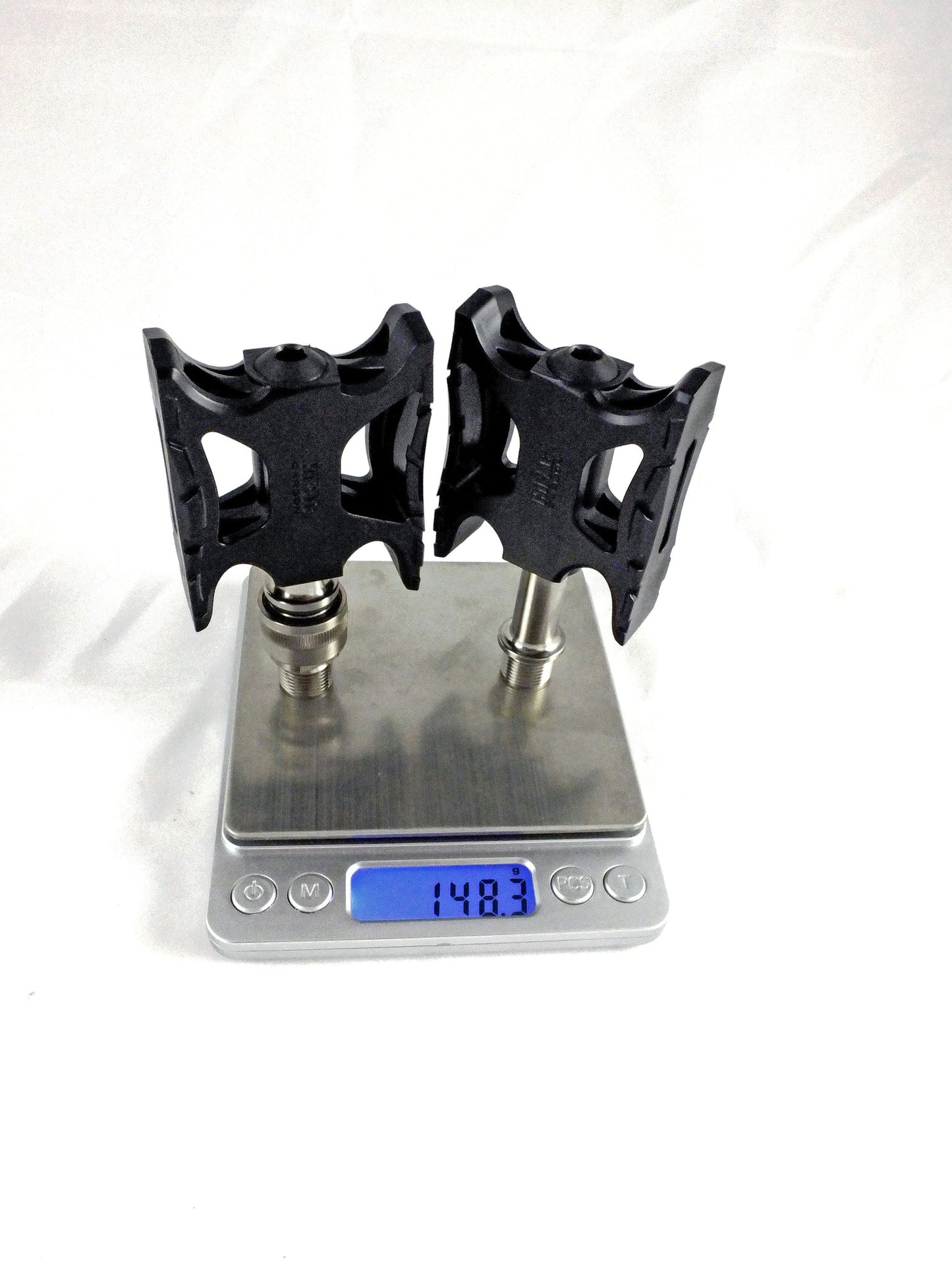 Titanium pedal axle (for Hi Pac carbon pedals only)