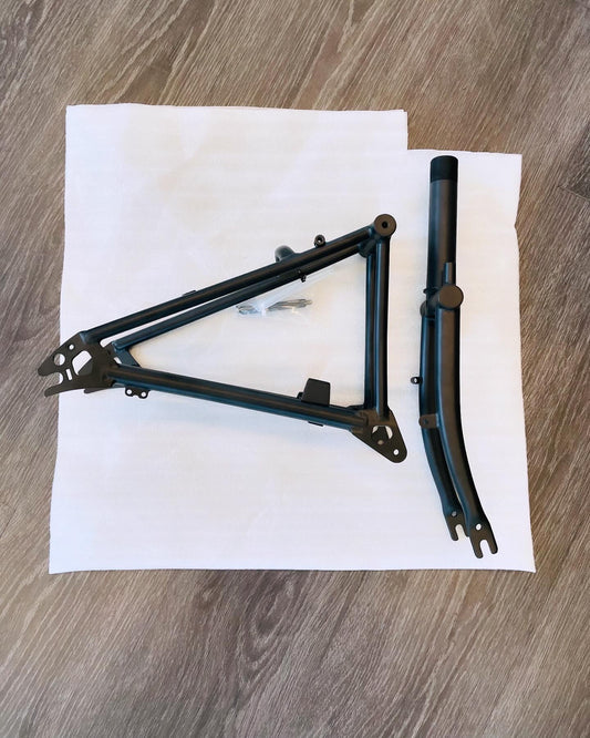 Titanium fork and rear triangle set inclusive of installation