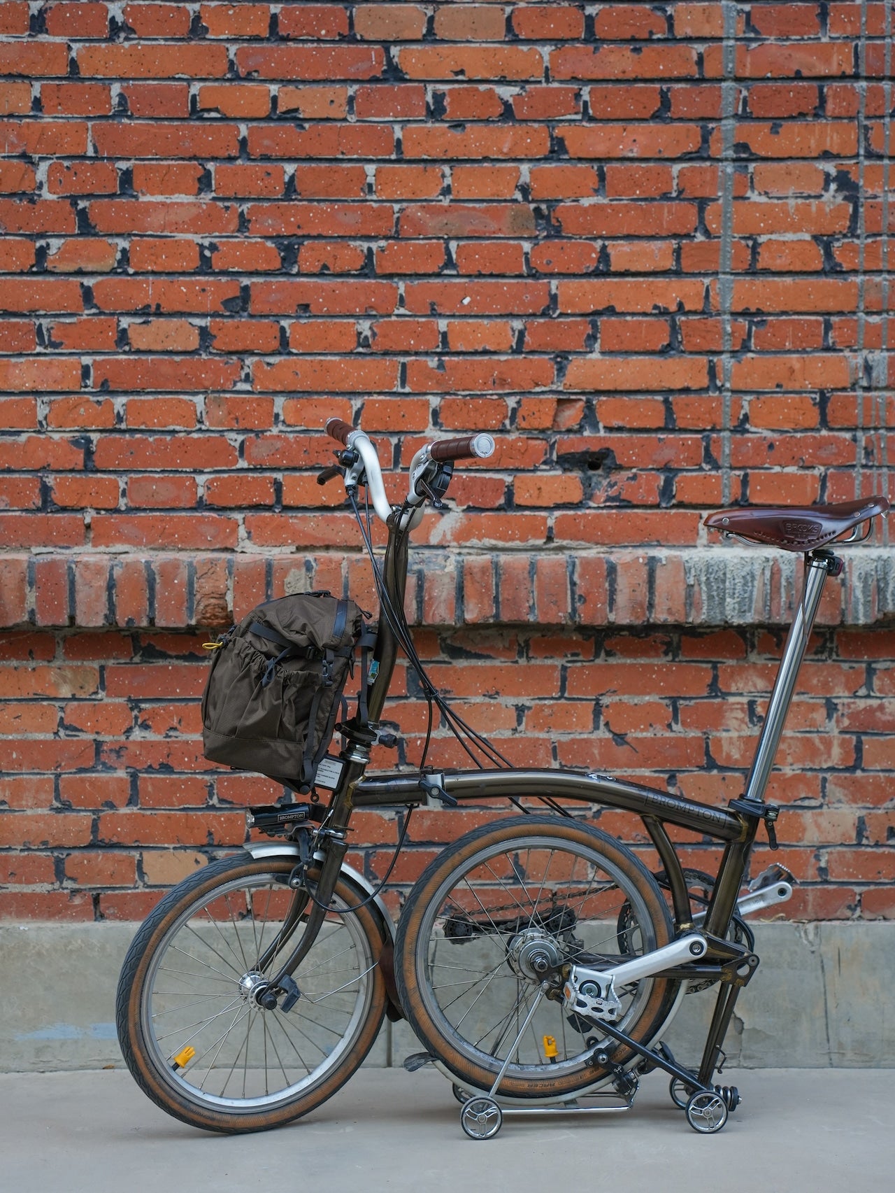 METAL RESIDENT x PITZ COMMUTER BAG 10L